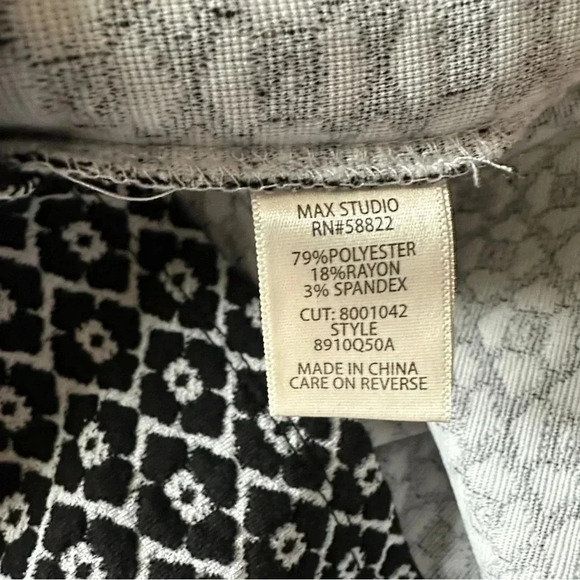MAX STUDIO | NWOT | BLACK AND WHITE IKAT PRINT DRESS | SIZE MEDIUM - Picture 10 of 10